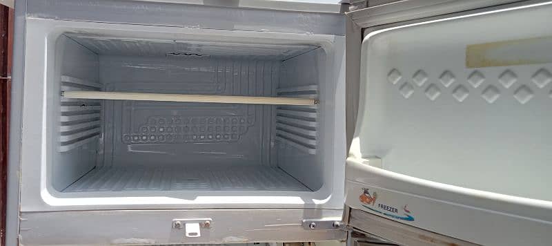 PEL medium size fridge refrigerator 1