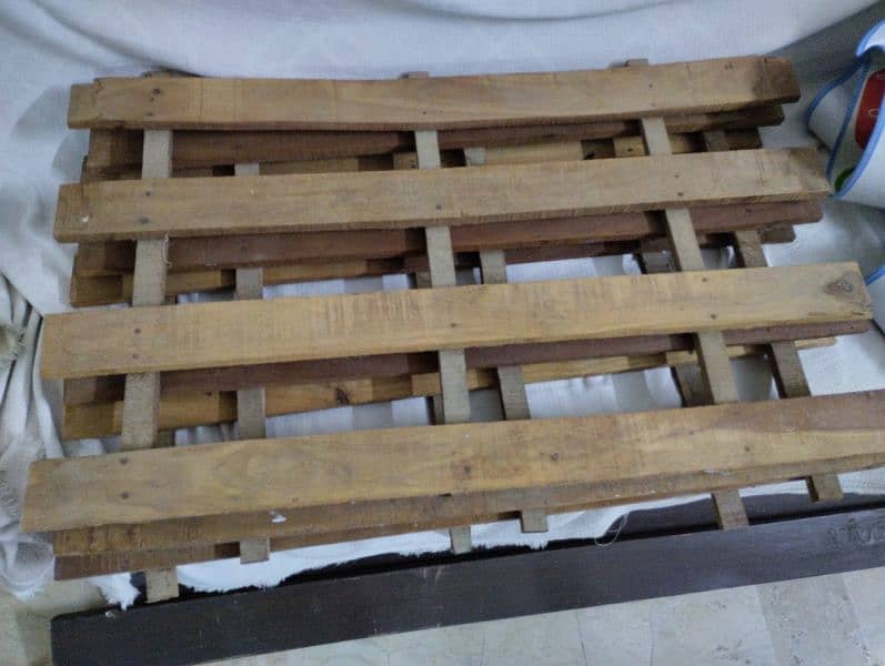 Single wooden bed without mattress 3