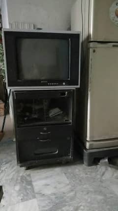21 Inch nobel Tv with trawly 10000