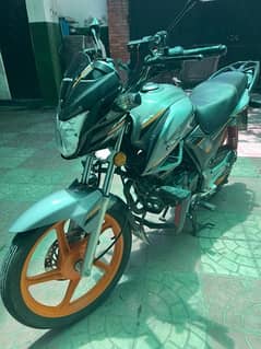 Honda CB 150f for sale in Lahore only 9500 kms