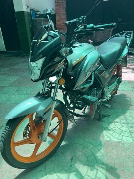 Honda CB 150f for sale in Lahore only 9500 kms 0