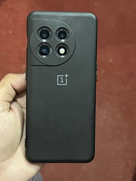 OnePlus 11 5G     12/256 2