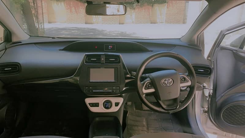 Toyota Prius S 2017/2020 1