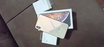 iPhone xs max 64gb condition 9/10 with box and charger