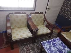 5 setar sofa set with cntr table  urjent sale