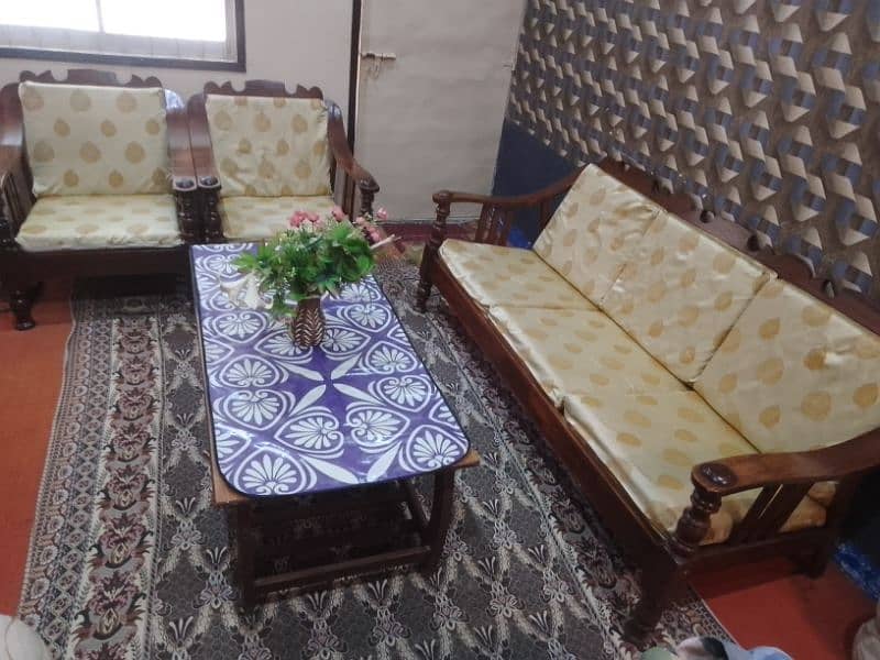 5 setar sofa set with cntr table  urjent sale 8