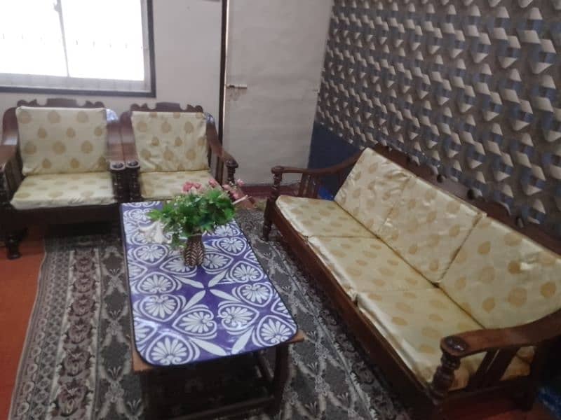 5 setar sofa set with cntr table  urjent sale 11