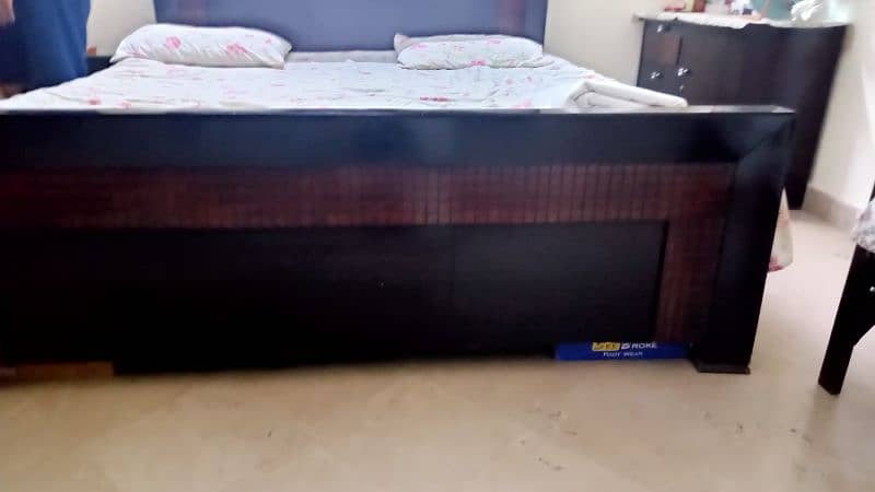 king size bed 1