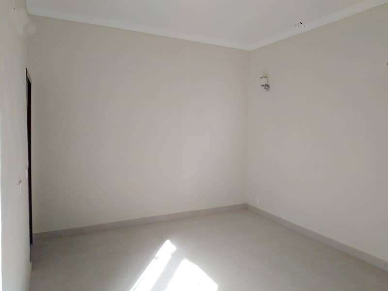 152 SQ YARDS HOUSE FOR SALE PRECINCT-11B Bahria Town Karachi. 16