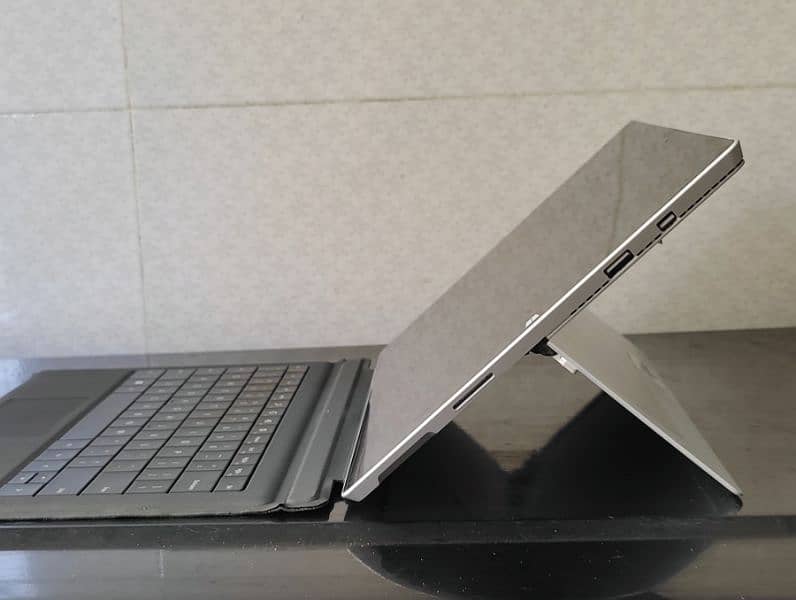 Surface pro 3 (i5-4th gen) Tablet or Laptop 5