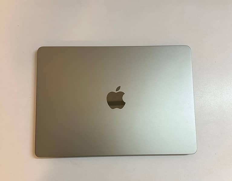 MacBook Air M2 2022 Space Grey 1