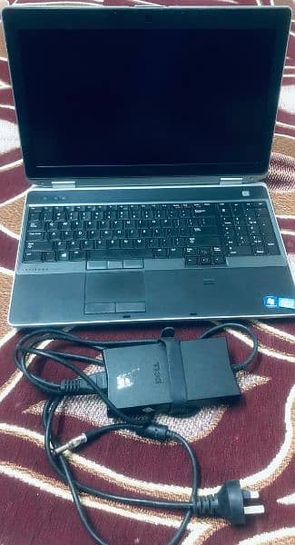 dell latitude core i3, 3rd generation, 1