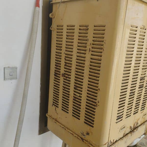 The chilled air cooler is in good condition 3