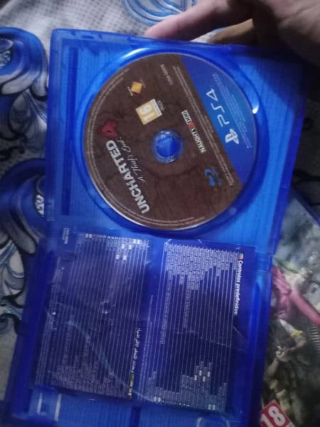 ps4 . . game disc . . 3 games 5