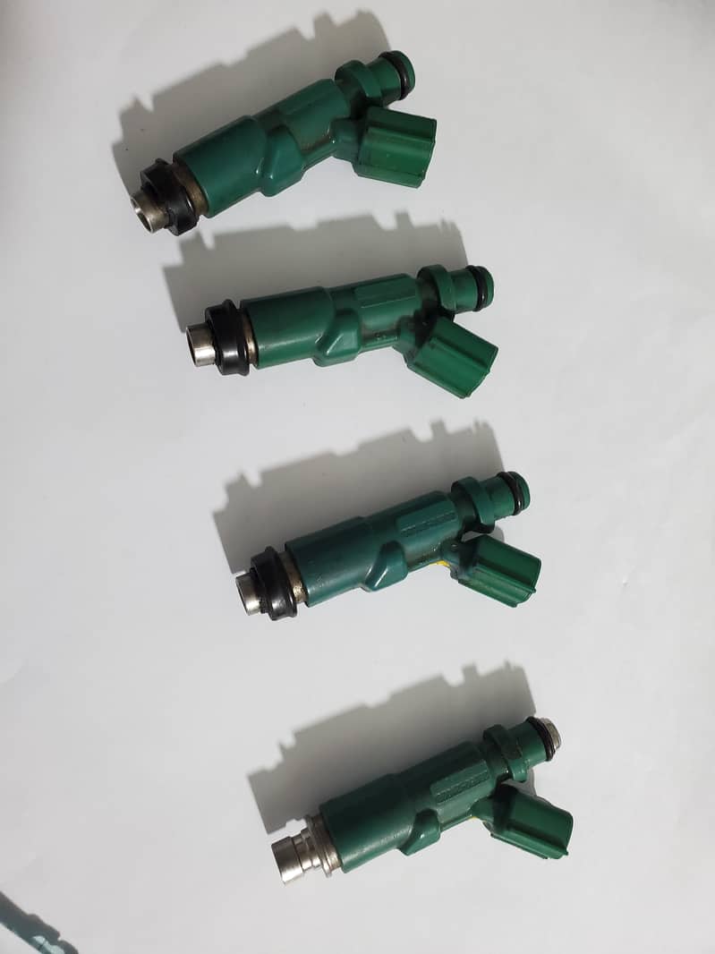 Fuel injectors Qabli in perfect condition for vitz or xli 1300cc 1