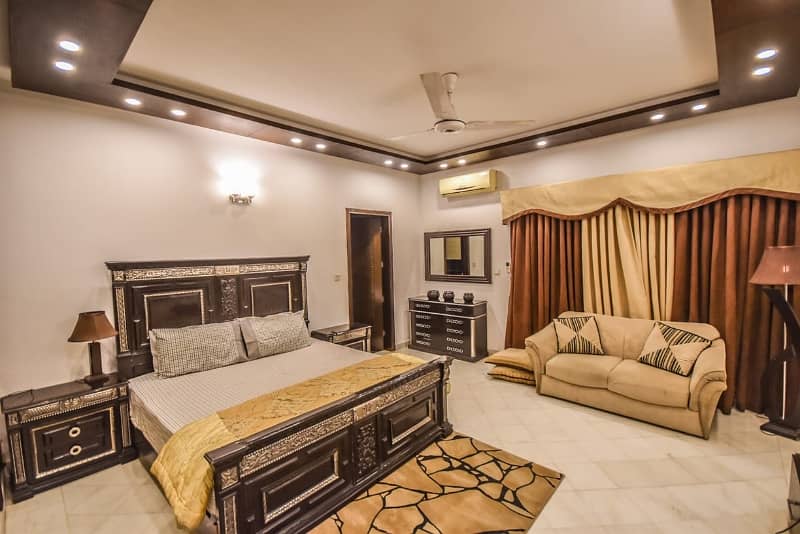 DHA Phase 6 Ground Floor Kanal Furnished For Short Time Or Long Time Near Defence Club 2