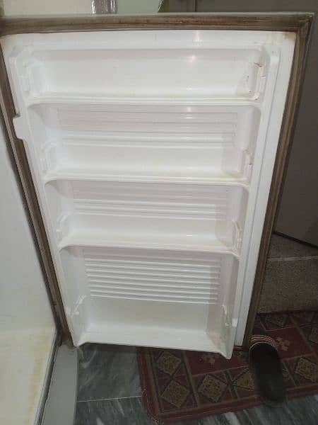 Dawlance Refrigerator Medium Size 10