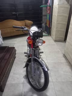 HONDA 125 24 MODEL RED COLOR 250 KM DRIVE ONLY