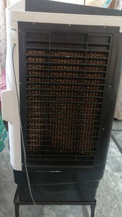 National Air Cooler with ice cubes.
