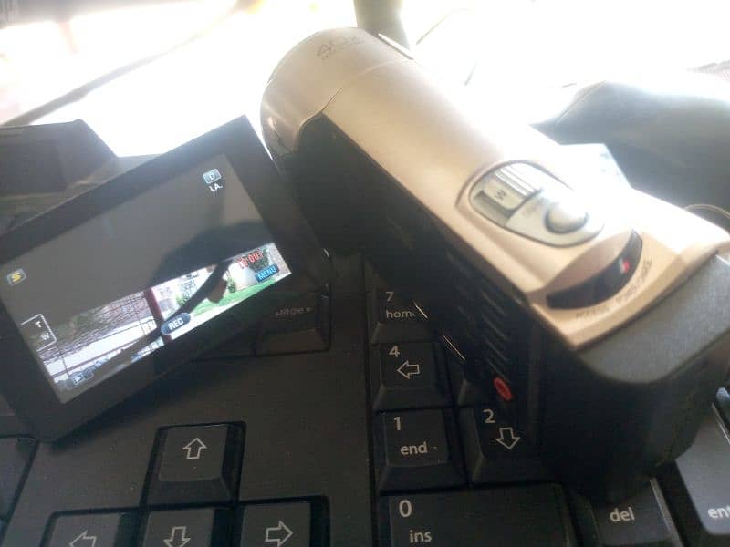 JVC Handycam camera with 40x zoom 1