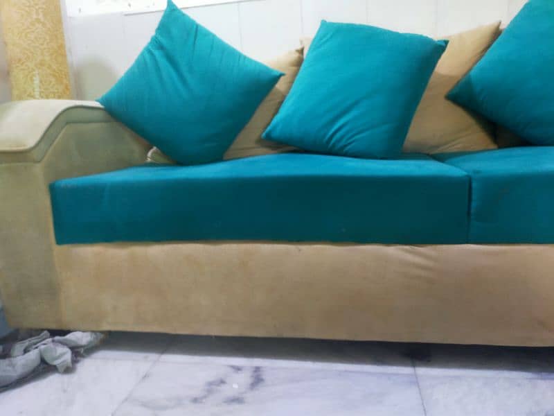 Aesthetic sea green and skin coloured L shape sofa. 7