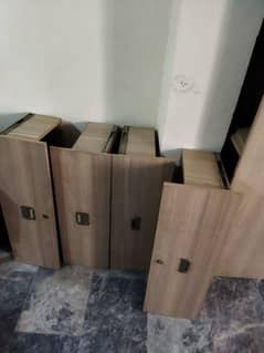 Wooden Jaye Namaz in good condition with drawers 0