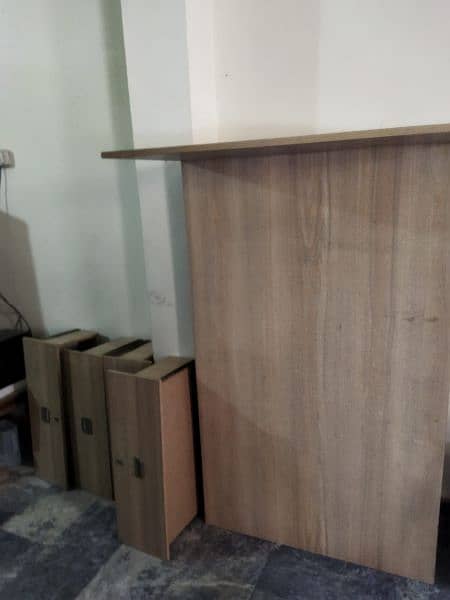 Wooden Jaye Namaz in good condition with drawers 2