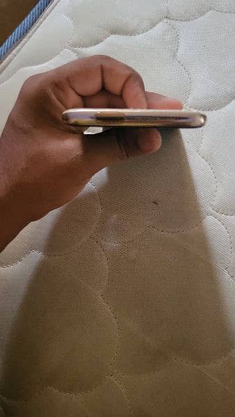 OnePlus 7pro back glass crack 2