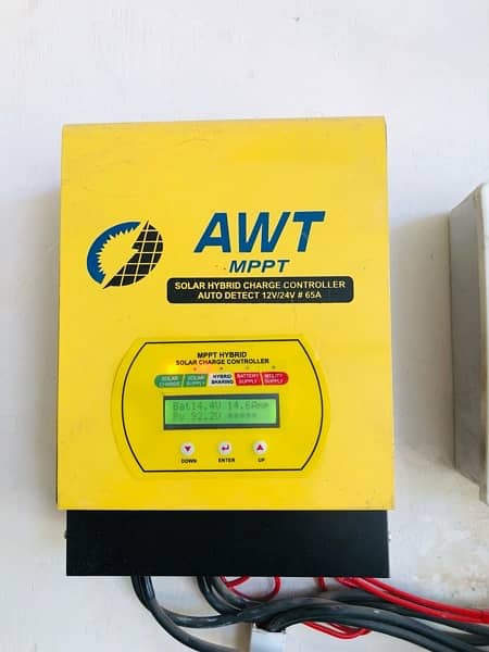 AWT Solar Mppt 12V/24V 65A 1