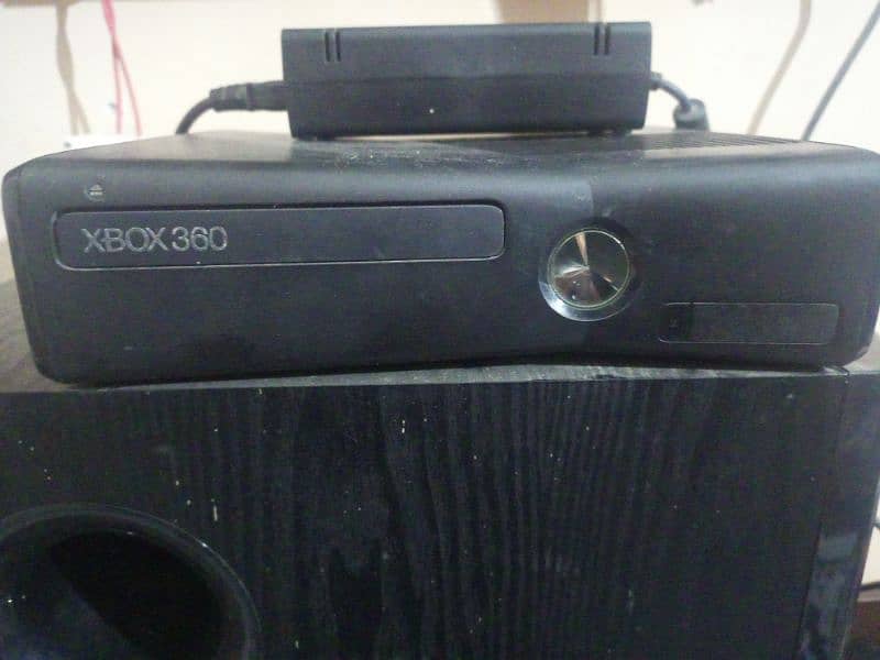 Xbox 360 Slim 0