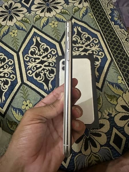Iphone 11 pro max 64 gb PTA approved with box 1