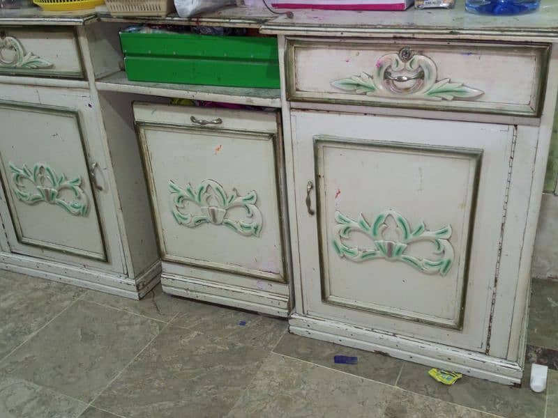 dressing table and cupboard in deco paint 1