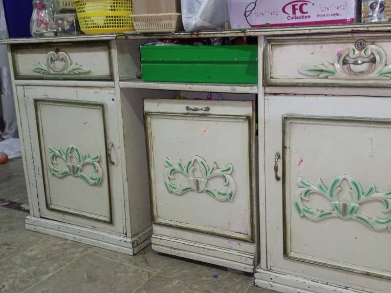 dressing table and cupboard in deco paint 2