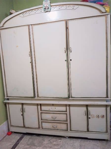 dressing table and cupboard in deco paint 6