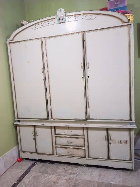 dressing table and cupboard in deco paint 7