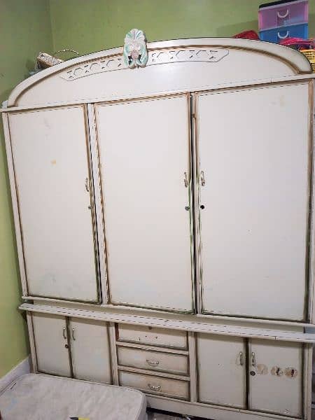 dressing table and cupboard in deco paint 8