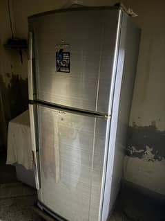 dawlance fridge . excellent condition 10/10.2 door big size