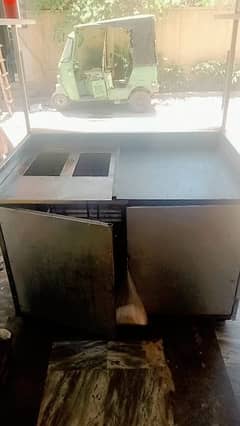 fryer and hot plate counter in good condition