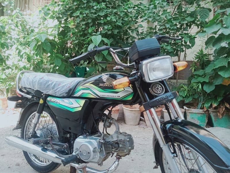 Selling My HONDA CD70 in Nut to Nut Genuine Condition Karachi register 0