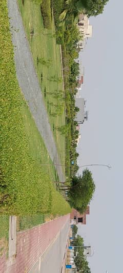 10 Marla plot sale in Phase 4 G4 near park and mosque super hot location 0