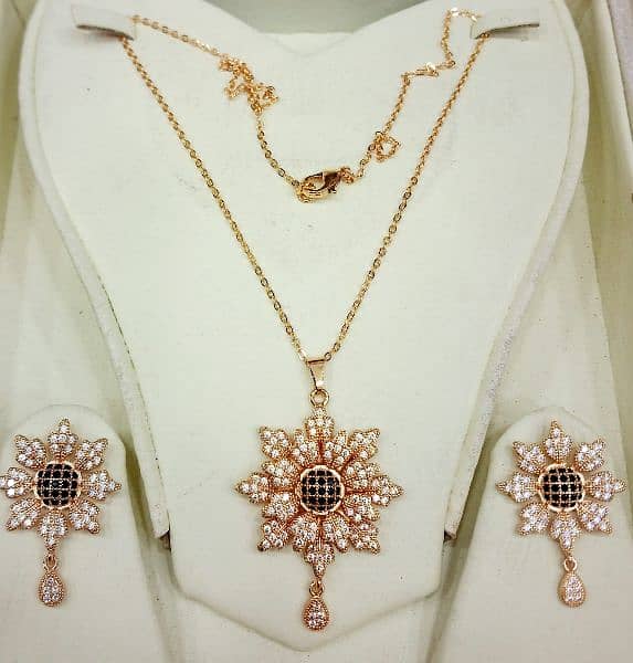 Shahzadtraders,China original gold platinum Earring and Necklace set. 0