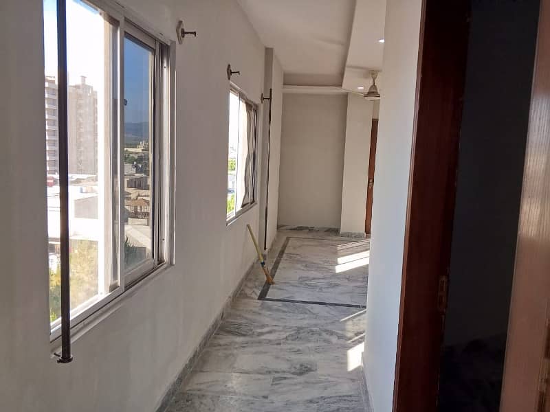 Two Bed Flat Avaleble For Rent In Faimly Bulding 3