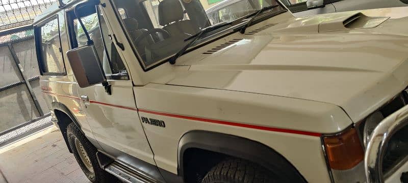 Mitsubishi Pajero 1988 2