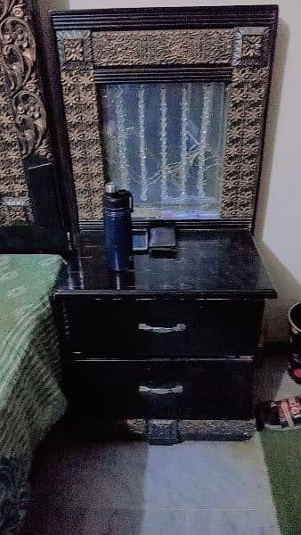 King size Bed side tables or dressing table home use urgently sale 0