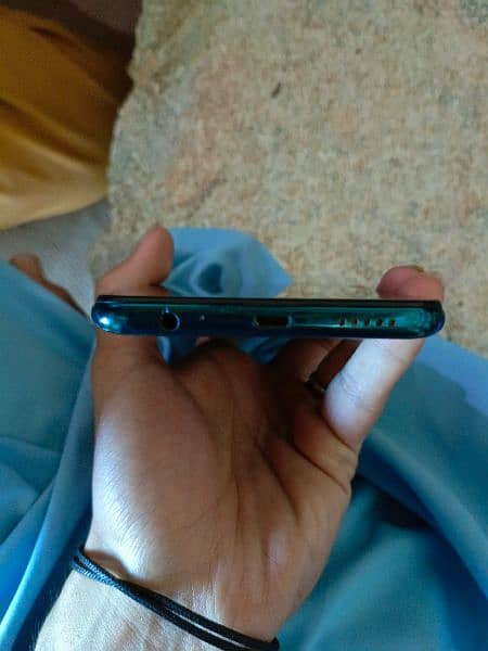 Note 7- 128/6only screen crack baki use ma full ok. w box 4