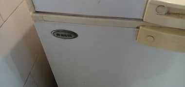 i want to sell my waves doubble door full size freezer 0