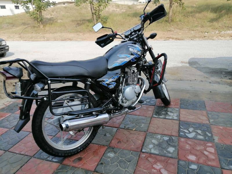 Suzuki GS 150 SE 9