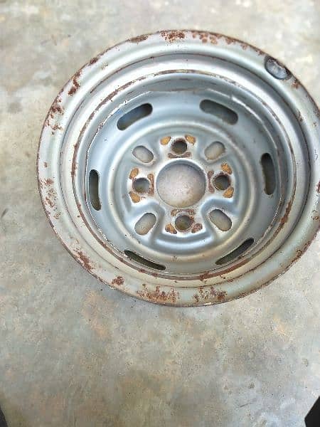 SUZUKI PICKUP GENUINE RIM FOR URGENT SALE IN 10/8 CONDITION. 3