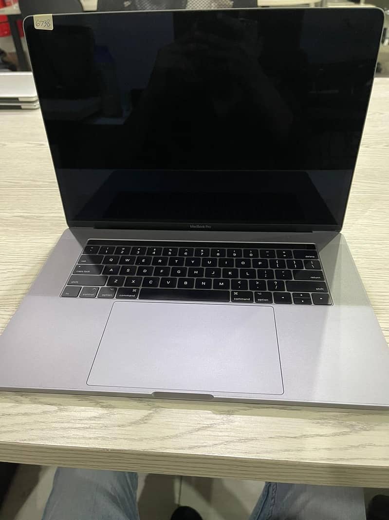MacBook Pro 15". 2017 5