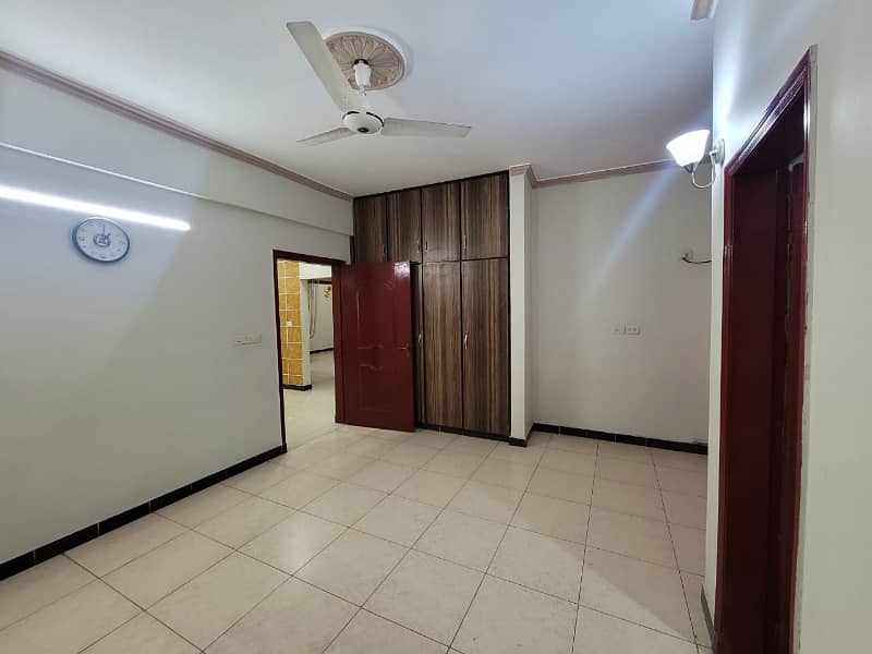 10 Marla 3 Bedroom Apartment for Sale in Askari -11 Lahore. 9